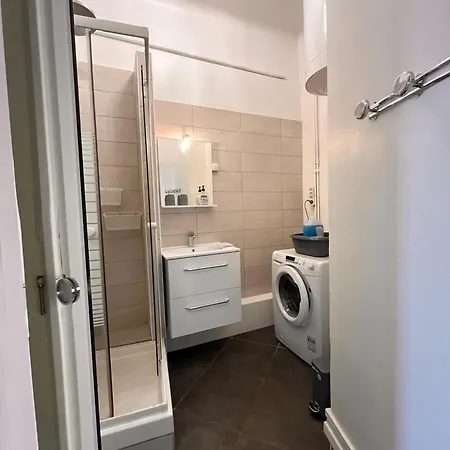 Apartment Cosy Avec Clim Et Wi-fi A 5 Min De La Gare Tgv Toulon